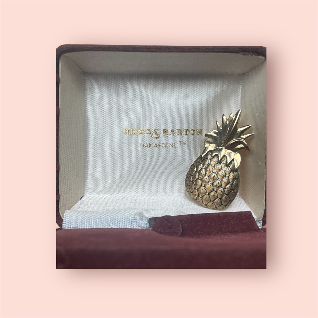 Vintage Reed & Barton Damascene Pineapple Gold Tone Brooch Pin